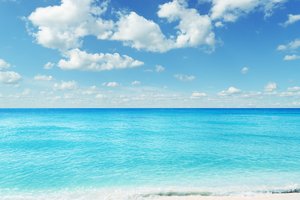 Обои на рабочий стол: море, небо, облака