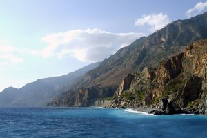 Обои на рабочий стол: гора, море, небо