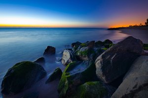 Обои на рабочий стол: берег, камни, море, песок