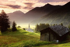 Обои на рабочий стол: австрия, горы, деревня, лес, сарай, церковь