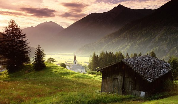 Обои на рабочий стол: австрия, горы, деревня, лес, сарай, церковь
