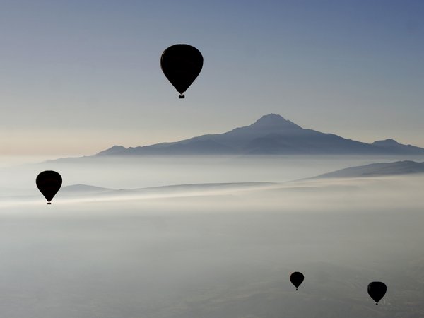 воздушный шар, гора, туман