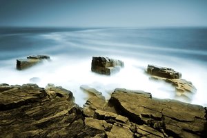 Обои на рабочий стол: море, скалы