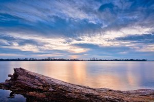 Обои на рабочий стол: вода, закат, небо, озеро