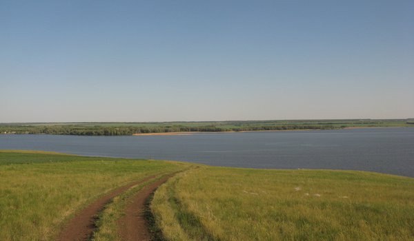 Обои на рабочий стол: вода, дорога, луг, небо, трава