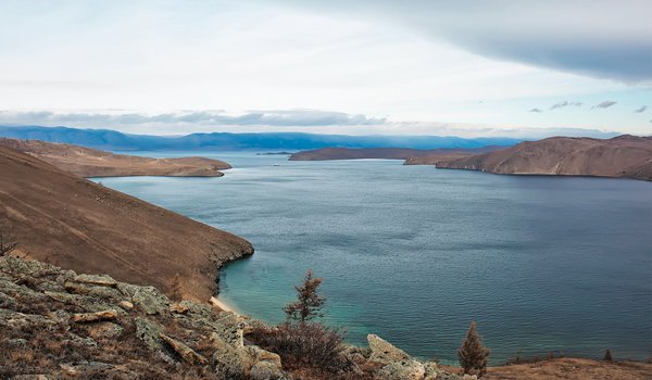 Обои на рабочий стол: Байкал, берег, вода, озеро, склон