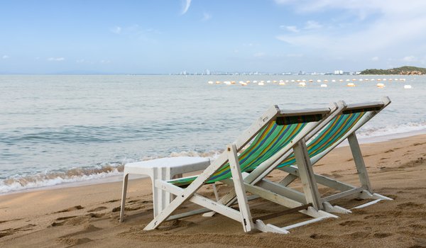 Обои на рабочий стол: beach, blue, sand, sea, seascape, summer, wave, берег, волны, лето, море, песок, пляж