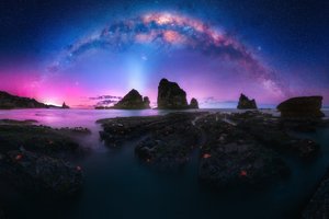 Обои на рабочий стол: milky way, nature, rocks, sea, sky, stars, звезды, красота, млечный путь, море, небо, ночь, природа, скалы