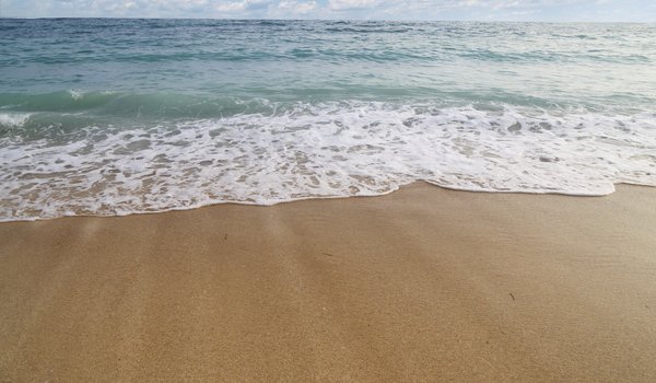 Обои на рабочий стол: beach, sand, sea, waves, море, песок, пляж