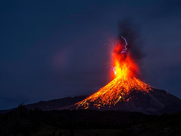 Colima, eruption, explosion, lava, lightning, magma, México, night, sky, smoke, Volcán de Colima, volcano, взрыв, вулкан, дым, извержение, Коли́ма, лава, МАГМА, Мексика, молния, небо, ночь