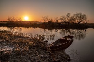 Обои на рабочий стол: закат, лодка, река