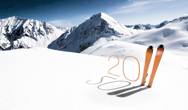 Обои на рабочий стол: 2011, год кошки, год кролика, горы, лыжи, новый год, снег, цифры