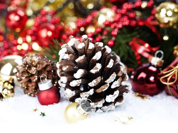 елочные, золотые, игрушки, красные, новый год, подарки, праздники, рождество, снег, украшения, шарики, шишки