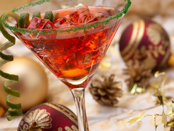 balls, christmas decoration, cocktail, drink, happy new year, holiday, ice, merry christmas, коктейль, лед, напиток, новый год, праздник, украшения, шары