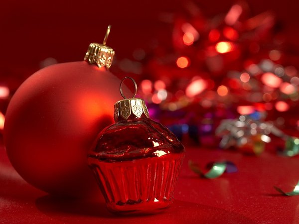 ёлочные украшения, игрушки, мишура, настроение, новый год, обои, праздник, стекло, фон, фото, шары