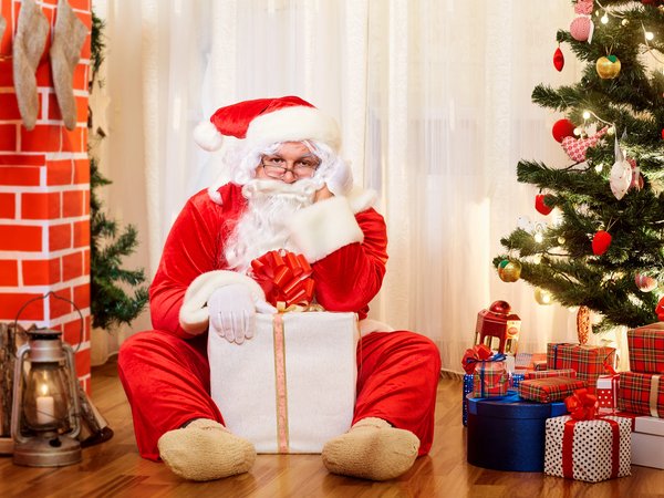 борода, елка, колпак, новый год, очки, подарки, праздник, руки, санта клаус, Санта-Клаус, старик, шапка