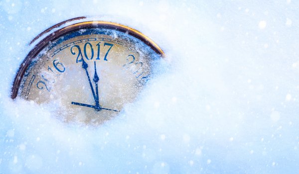 Обои на рабочий стол: 2017, год, снег, стрелки, цифра, часы