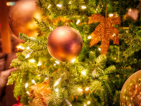 елка, лампочки, новый год, рождество, шарики, шары