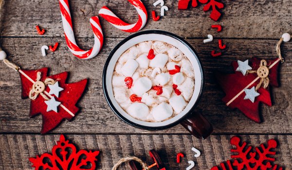 Обои на рабочий стол: christmas, cup, decoration, hot chocolate, marshmallow, merry, new year, wood, Xmas, зефирки, какао, кружка, новый год, рождество, украшения