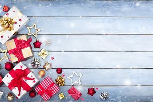 Обои на рабочий стол: christmas, decoration, gift, holiday celebration, merry christmas, Xmas, елка, новый год, подарки, рождество, украшения