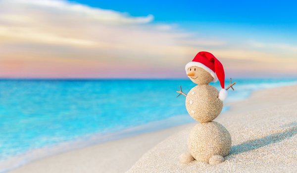 Обои на рабочий стол: beach, christmas, decoration, happy, merry christmas, sand, sea, snow, snowman, Xmas, море, новый год, песок, пляж, рождество, снеговик