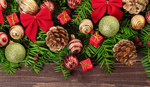 Обои на рабочий стол: decoration, fir tree, merry christmas, wood, Xmas, новый год, рождество