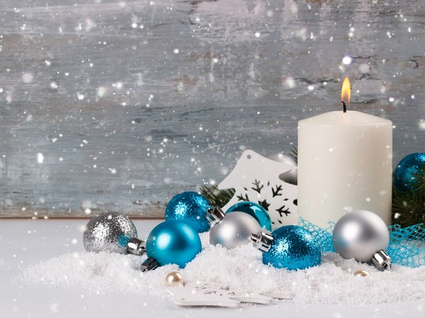 balls, blue, candle, christmas, decoration, fir tree, merry, new year, snow, snowflakes, wood, ветки ели, елка, новый год, рождество, снег, снежинки, шары