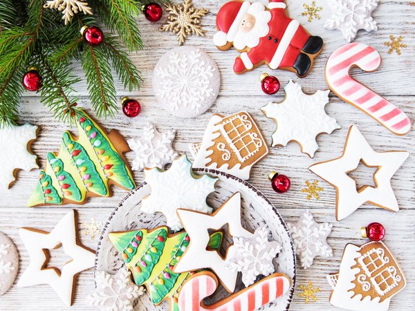 christmas, cookies, decoration, fir tree, gingerbread, merry, wood, ветки ели, новый год, пряники, рождество, украшения