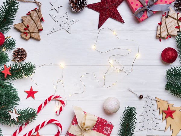 christmas, decoration, fir tree, gift, merry, new year, wood, ветки ели, новый год, подарки, рождество, украшения
