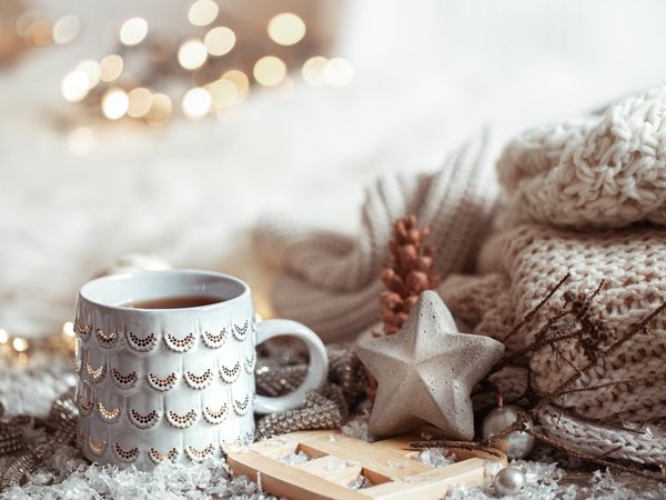 bokeh, christmas, coffee cup, cozy, decoration, new year, winter, винтаж, зима, новый год, рождество, свитер, украшения, чашка кофе