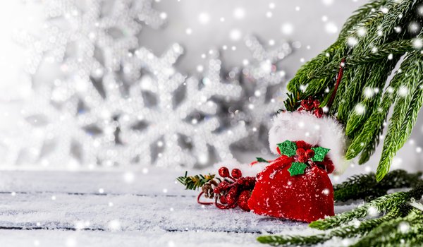 Обои на рабочий стол: christmas, decoration, happy, merry christmas, new year, snow, winter, wood, Xmas, елка, зима, новый год, рождество, снег, снежинки, украшения