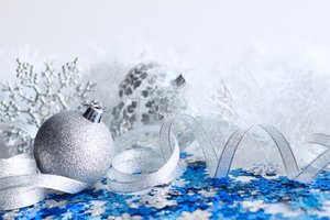 Обои на рабочий стол: decoration, holiday celebration, merry christmas, Xmas, новый год, рождество, тесьма, шары