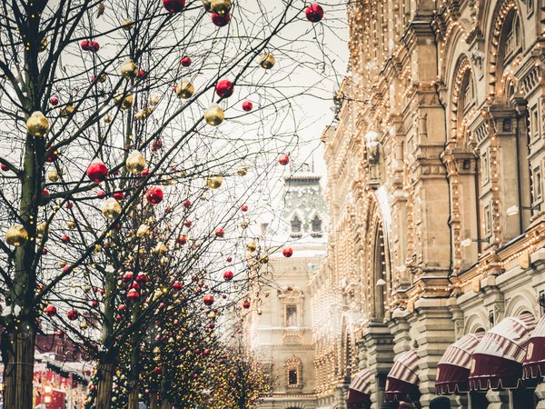 balls, christmas, city, cremlin, decoration, merry, moscow, russia, snow, winter, город, зима, кремль, москва, новый год, рождество, украшения, шары