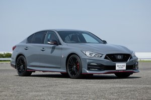 Обои на рабочий стол: 2023, NISMO, nissan, Nissan Skyline NISMO, skyline, sports car, вид сбоку, вид спереди, Нисмо, ниссан, скайлайн, спортивный автомобиль