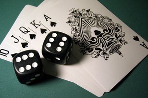 Обои на рабочий стол: poker, дубль, карты, комбинация, кости, пики, покер, роял-флэш
