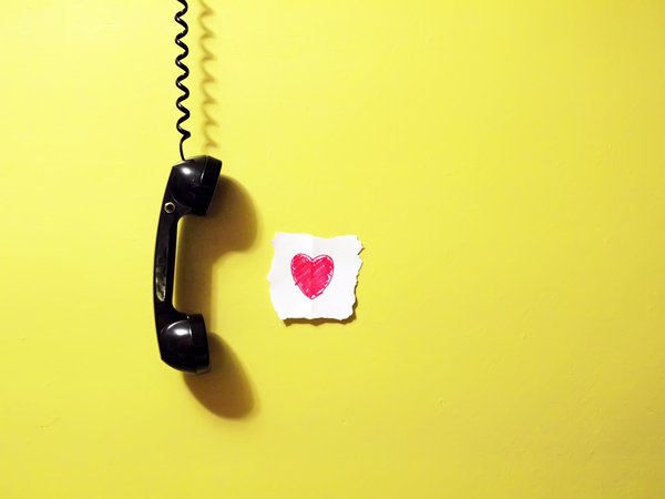 бумажка, сердце, стена, телефонная трубка