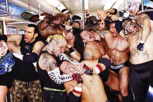 Обои на рабочий стол: cm punk, dave batista, jeff hardy, kane, mark henry, matt hardy, mvp, rey mysterio, smackdown, the animal, umaga, wrestling, wwe, автобус, драка, мордобой, мужчины, теснота