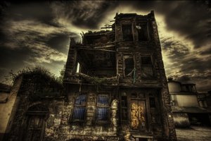 Обои на рабочий стол: door, house, ruins, walls, windows