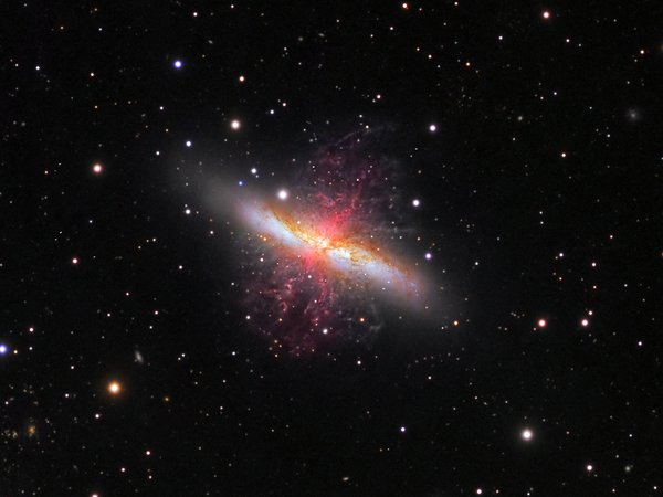m82, галактика, сверхветер, сигара