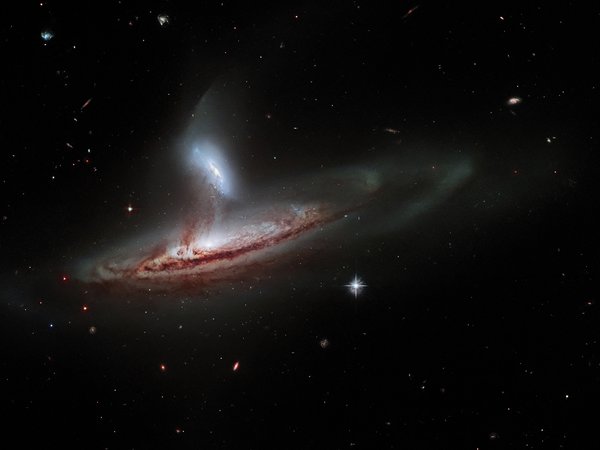 Arp 282, IC 1559, NGC 169, NGC 169A, галактики, искажения структуры, космос, линзовидная, пекулярная, перераспределение вещества, приливное взаимодействие, сейфертовская, созвездие Андромеды, спиральная с перемычкой