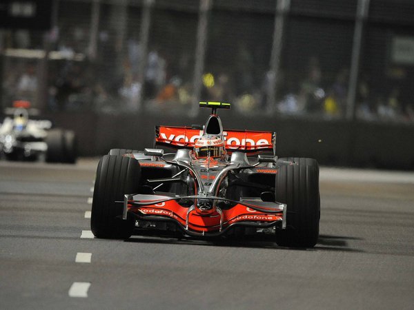 2008, f1, formula-1, heikki kovalainen, marina bay street circuit, mclaren mp4-23, vodafone mclaren mercedes, болид, гонка, гран-при сингапура, марина бей, ночь, огни, скорость, трасса, трек, формула-1, фото, хейкки ковалайнен