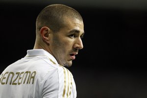 Обои на рабочий стол: football, karim benzema, real madrid, футбол