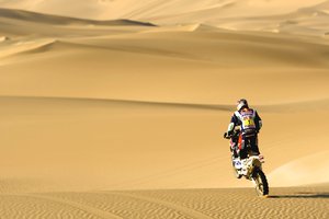 Обои на рабочий стол: Dakar, rally, гонщик, Дакар, день, жара, мото, мотоцикл, песок, пустыня, ралли, спорт