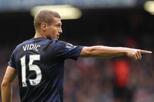 Обои на рабочий стол: 13/14, football, manchester united, mu, old trafford, star, Vidic