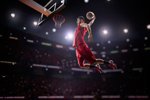 Обои на рабочий стол: basketball, баскетбол, Баскетболист, игра, кольцо, кроссовки, майка, мужчина, мяч, огни, прыжок, спортсмен, трибуны, униформа, шорты