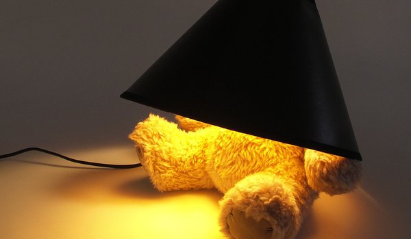 Обои на рабочий стол: teddy bear, абажур, креатив, лампочка, мишка тедди, оригинально, светильник