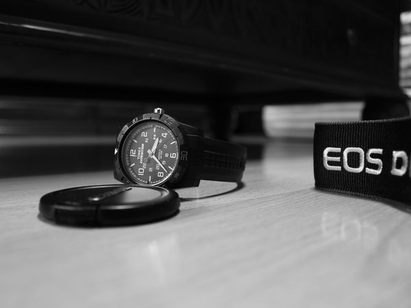 canon, timex expedition, крышка от объектива, часы