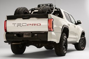 Обои на рабочий стол: 2021, Desert Chase Concept, light background, pickup truck, SUV, toyota, Toyota Tundra TRD Desert Chase Concept, TRD, Tundra