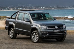 Обои на рабочий стол: 2017, Amarok, Core Plus, Double Cab, Volkswagen, берег, пикап