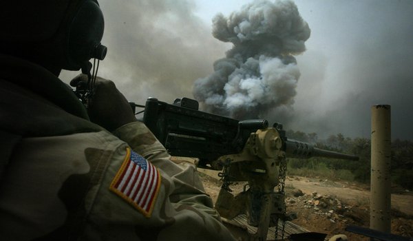 Обои на рабочий стол: iraq, usa, взрыв, конвой, перестрелка, пулемет